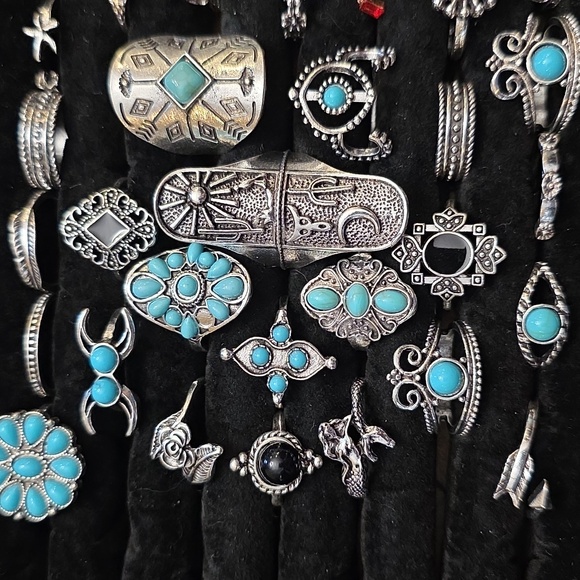 Lot of 30pcs fashion rings - Picture 2 of 3